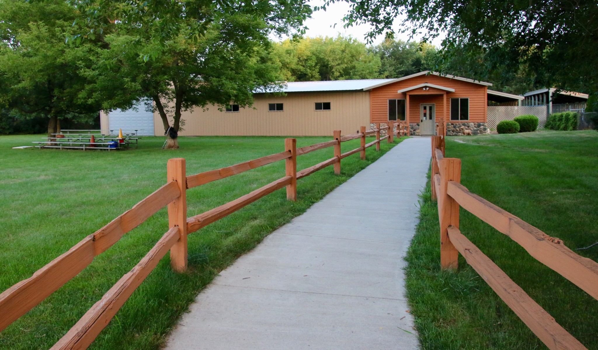 Entrance to Red Star Kennel